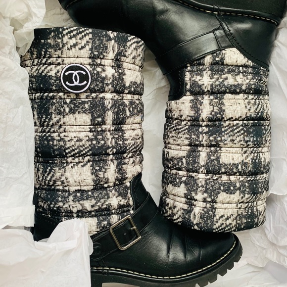🍾🥂SOLD!🥳Chanel Lined Boots - Picture 12 of 12